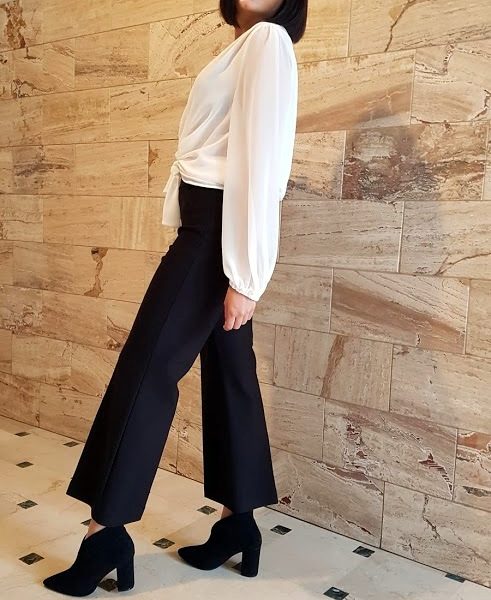 RAGNO Pantaloni neri flare in tessuto compact 70598C trombetta - La  Chicchera